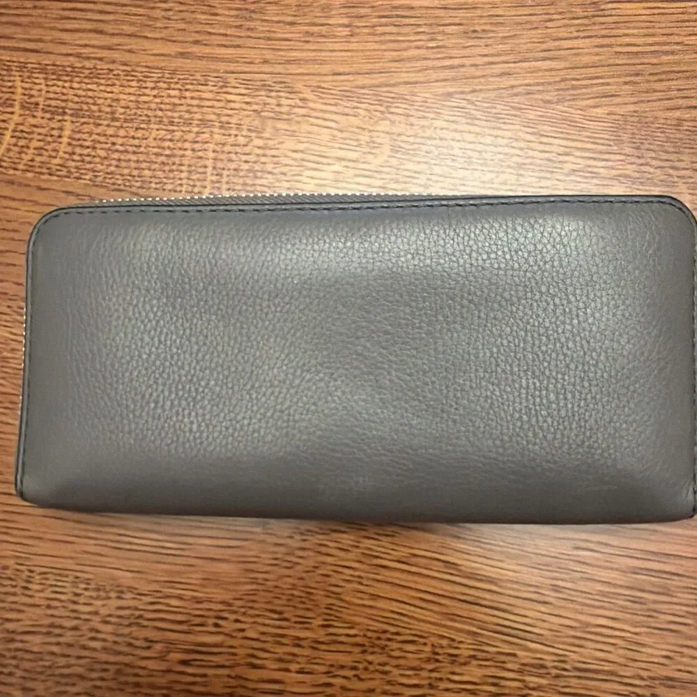 Marc by Marc Jacobs Women's Slim Zip Around Wallet